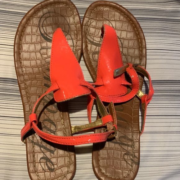 Sandals - Picture 1 of 4